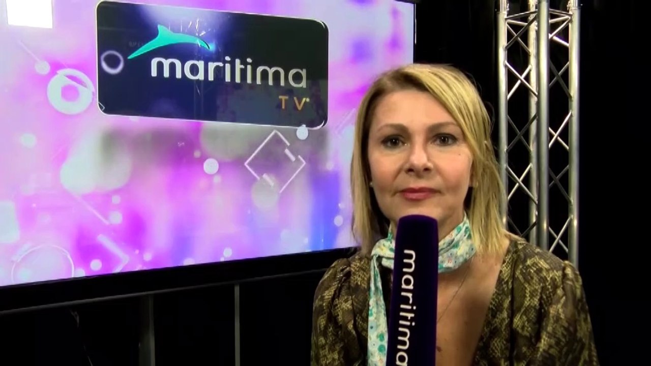 Marina Deboulet et ses élèves du Lycée professionnel Brise-Lâmes au micro de Davy Moisson