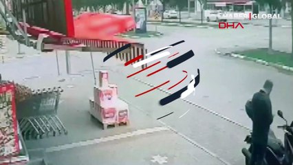 9 kişinin yaralandığı feci yolcu minibüsü kazası kamerada!