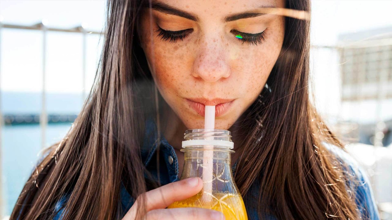 Stiftung Warentest: Kann man sich mit Beauty-Drinks wirklich schön trinken?