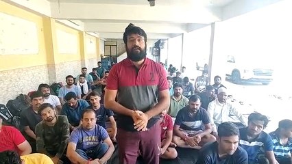 Video- अहमदाबाद में राजस्थान के युवा बेरोजगार- सरकार नहीं ले रही बेरोजगारों की सुध, लेकिन विपक्ष क्यों चुप हैं ?