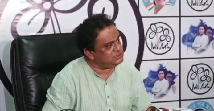 একদল বিরোধী সত্যিই চান না মমতা বন্দ্যোপাধ্যায় চাকরি দিন ছেলেমেয়েদের: ব্রাত্য বসু |OneIndia bengali