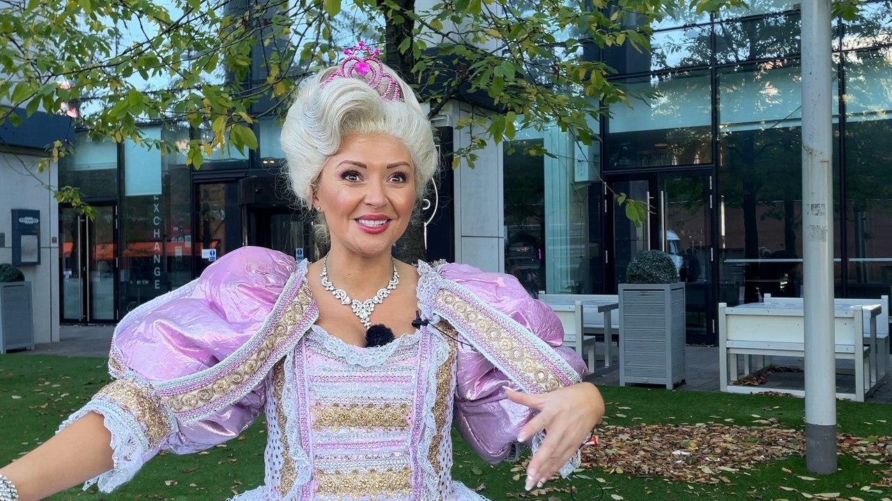 Corrie star in St Helens Theatre Royal panto where she once worked behind the scenes