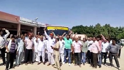 भडक़े रोडवेज कर्मियों ने रोक दी बसें...!