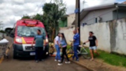 Adolescente fratura o braço após colisão entre bicicleta e automóvel no Parque Verde