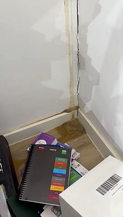 Goteras en una vivienda de Barrio y Mier
