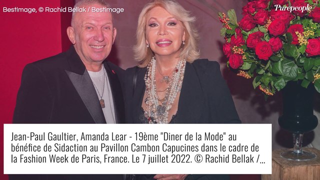 Amanda Lear s'affiche en très bonne compagnie : cet homme ultra-sexy dont elle est proche...