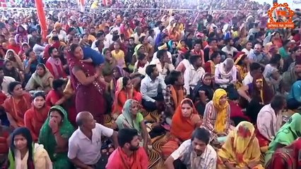 Скачать видео: Bageshwar dham Sarkar बागेश्वर धाम की लीला जो बाबा जिकी पोल खोलने का सोच रहा था वही चेला बन गया धाम का