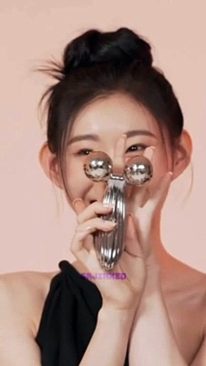 Korean girl in public video