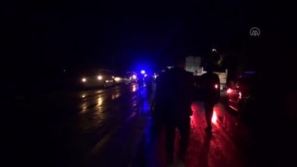 Otomobil ile kamyonetin çarpıştığı kazada 1 kişi öldü, 7 kişi yaralandı