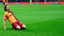 Oğlu Galatasaray formasıyla ilk golünü attı, eski futbolcu tribünde ağlamamak için kendini zor tuttu