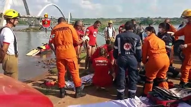 Bombeiros fazem reanimação cardiopulmonar em homem que se afogou no Lago Paranoá
