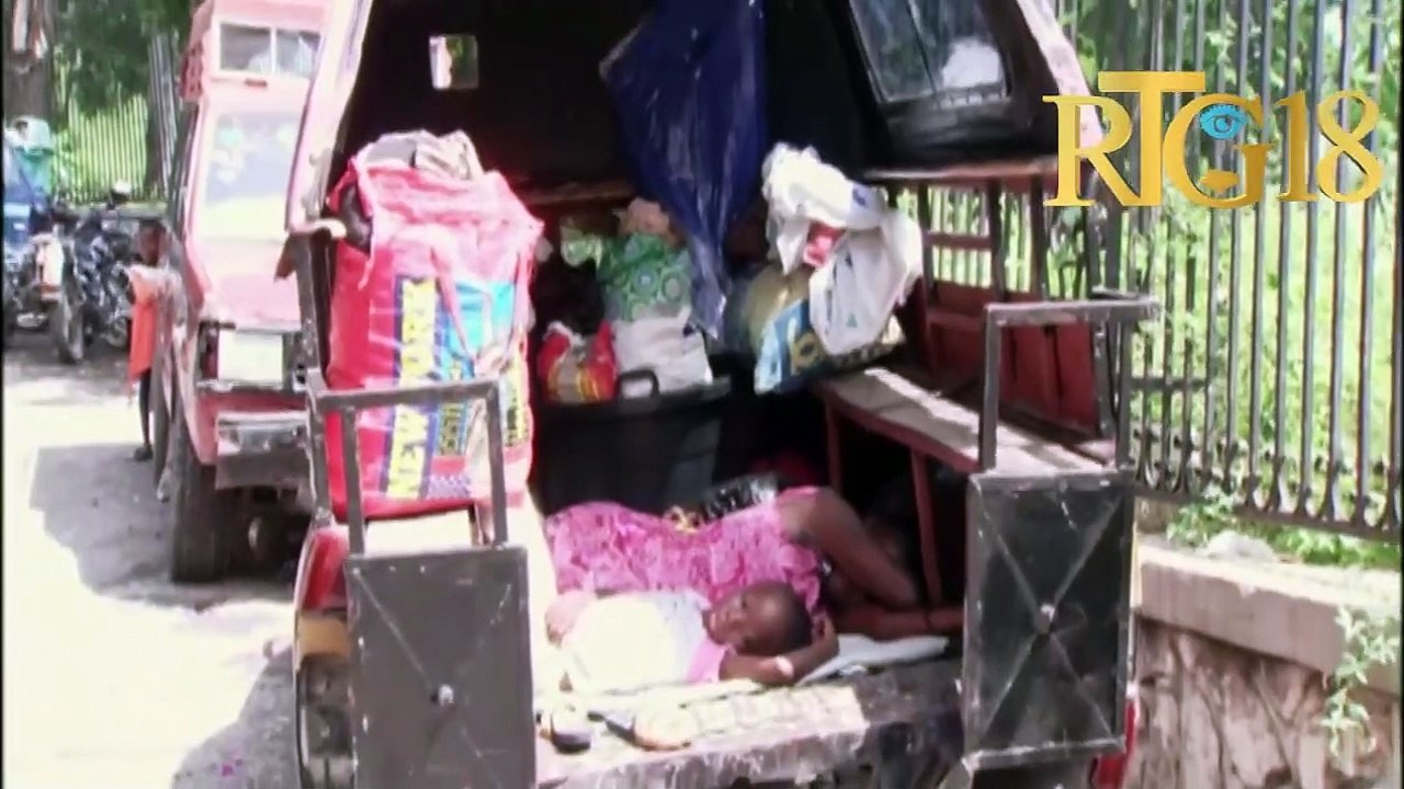 Yon gwoup moun ki te abite pò lafito nan komin kabarè kite lakay yo pou refijye yo Musseau