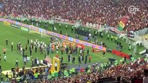 Torcida do Corinthians reconhece esforço do time e aplaude jogadores