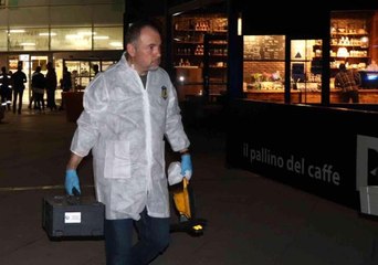 Son dakika 3. sayfa: AVM'nin 3. katından aşağıya düşen kadın hayatını kaybetti