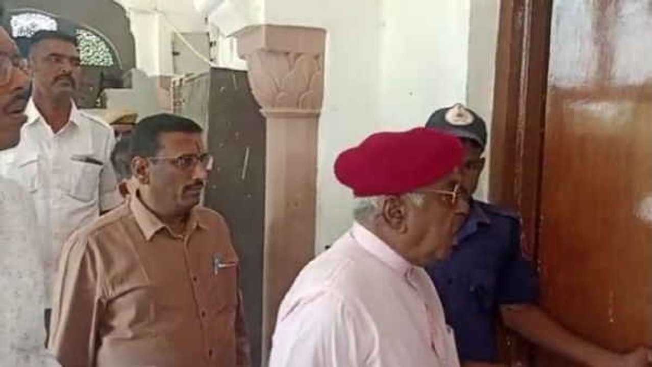 बीकानेर में देवी सिंह भाटी और अर्जुन मेघवाल हुए आमने सामने, बिना अनुमति के बैठक में घुसे भाटी