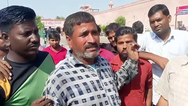 ऑटो चालक की आरपीएफ कांस्टेबल ने की पिटाई, चालकों ने थामे पहिए