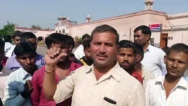 ऑटो चालक की आरपीएफ कांस्टेबल ने की पिटाई, चालकों ने थामे पहिए