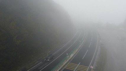 Bolu haberi... (DRON) Bolu Dağı'nda sis etkili oluyor