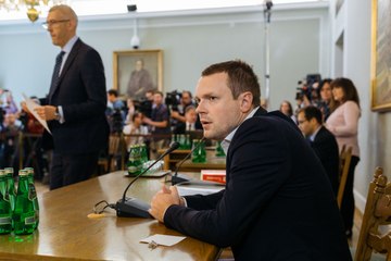 600 tys. euro łapówki dla Tuska?  Goście „i Politycznie” o zeznaniach Marcina W.