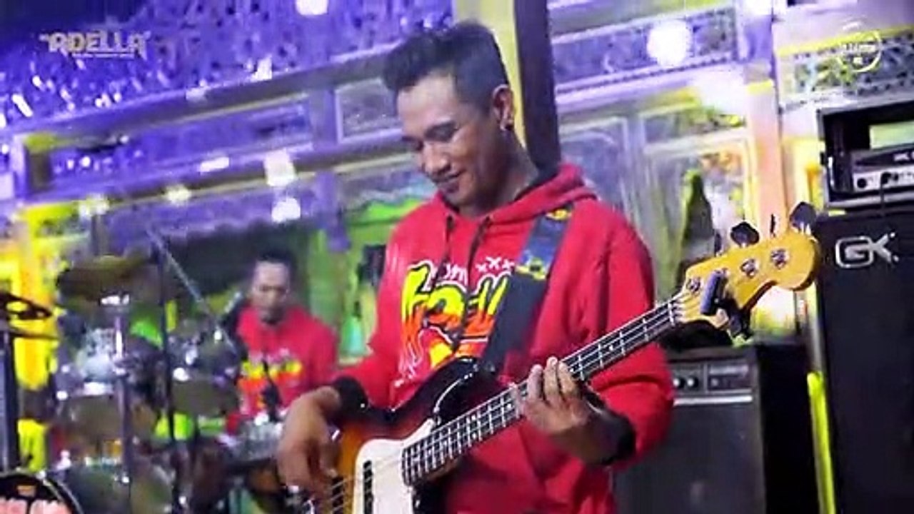 TIARA_-_Difarina_Indra_Adella_ft._Fendik_Adella_-_OM_ADELLA(480p)