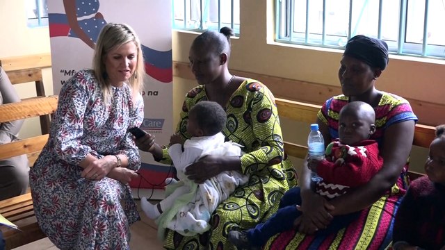 Besos, mordiscos y pellizcos: Máxima de Holanda emula el momento más tierno de Lady Di