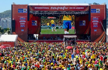 دبي من ضمن المدن العالمية التي ستستضيف مهرجان مشجعي فيفا!