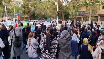 كيف حافظ المحتجون الإيرانيون على استمرار حركة مظاهراتهم حتى الآن؟