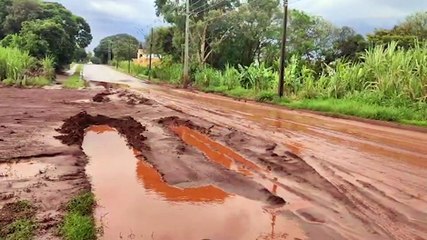Muita lama! Rua 13 de Maio no Bairro Canadá está com uma das faixas bloqueada