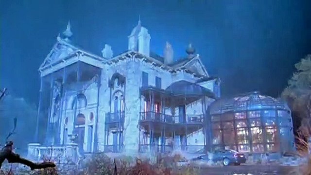 Le Manoir hanté et les 999 Fantômes Bande-annonce (DE)