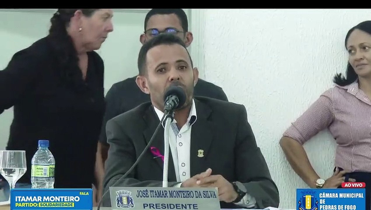 BRIGA DOS PODERES: EXECUTIVO DESRESPEITA O LEGISLATIVO