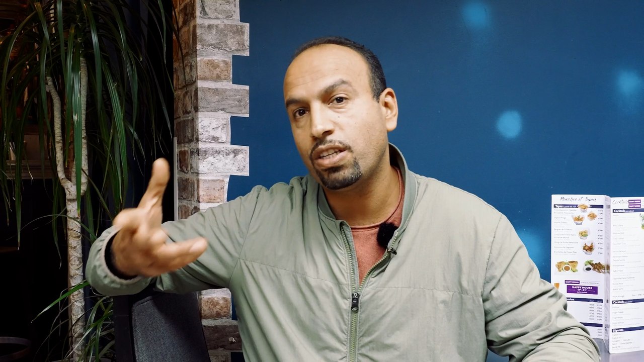 «Vive Poutine !» face à deux Ukrainiennes : le gérant du restaurant parisien s'excuse