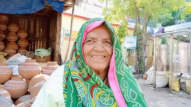 कोटा के संतों ने दी सीख, दिवाली पर जलाएं मिट्टी के दीपक, वृद्धा ने बताया मिट्टी के बर्तनों का महत्व