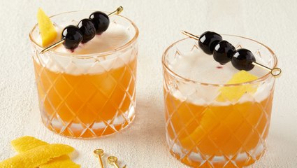 Up Your Home Bartending Game With These Classy Homemade Amaretto Sours