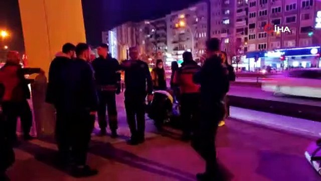 Köprüden atlayan 17 yaşındaki genç kızı aşağıda bekleyen polisler tuttu