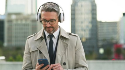 Hearing loss: signs you should watch out for