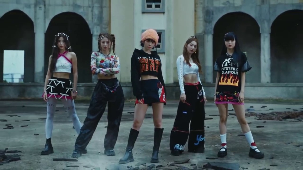 LE SSERAFIM (르세라핌) 'ANTIFRAGILE' OFFICIAL M-V