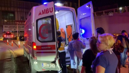 Karabük'te tekstil işçilerini taşıyan minibüs devrildi, 13 kişi yaralandı