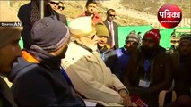 केदारनाथ धाम में श्रमजीवियों से मिले प्रधानमंत्री मोदी, विकास कार्यो को लेकर की बात, खिचवाई फोटो; देखें वीडियो