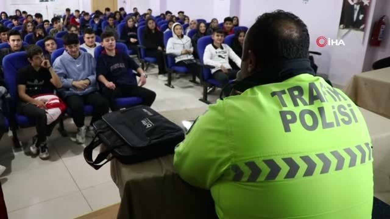 Aksaray haber! Aksaray emniyeti 18 okulda bin 747 öğrenciye temel trafik eğitimi verdi