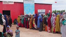 شاهد: الصومال تشهد أسوأ أزمة جفاف في تاريخها والآلاف يموتون بسبب الجوع