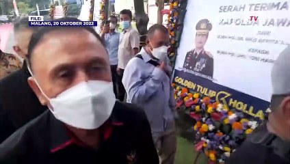 Video herunterladen: Ketum PSSI Iwan Bule Bisa Terjerat Pidana Buntut Tragedi Kanjuruhan, Begini Penjelasan Mahfud MD