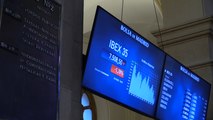 El Ibex 35 aumenta las caídas pendiente de la deuda