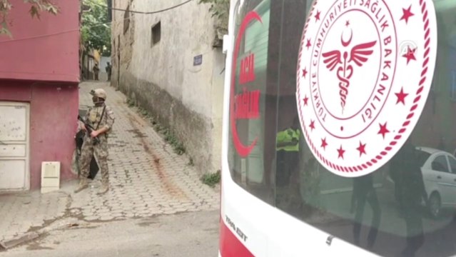 Operasyon yapılan evden polise ateş açıldı: 3 polisi yaraladı