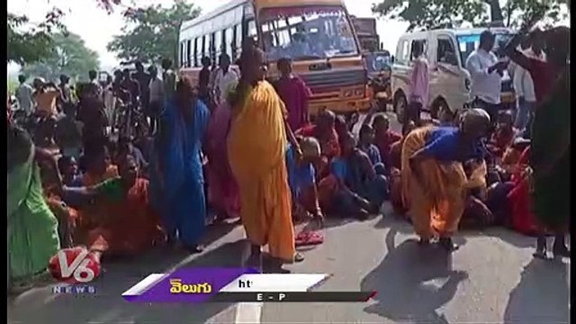 Dalit Women Protest Over Dalitha Bandhu In Thimmapu National Highway _ Nirmal _ V6 News