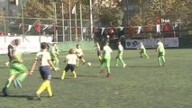 Bayrampaşa'da Uluslararası Futbol Turnuvası başladı