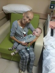 Lösemiyi yendi, LÖSEV'de lösemili çocuklara yardım ediyor