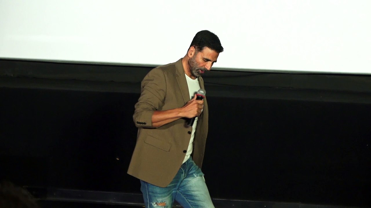 Akshay Kumar removes his shoes to perform Ram Setu Anthem
