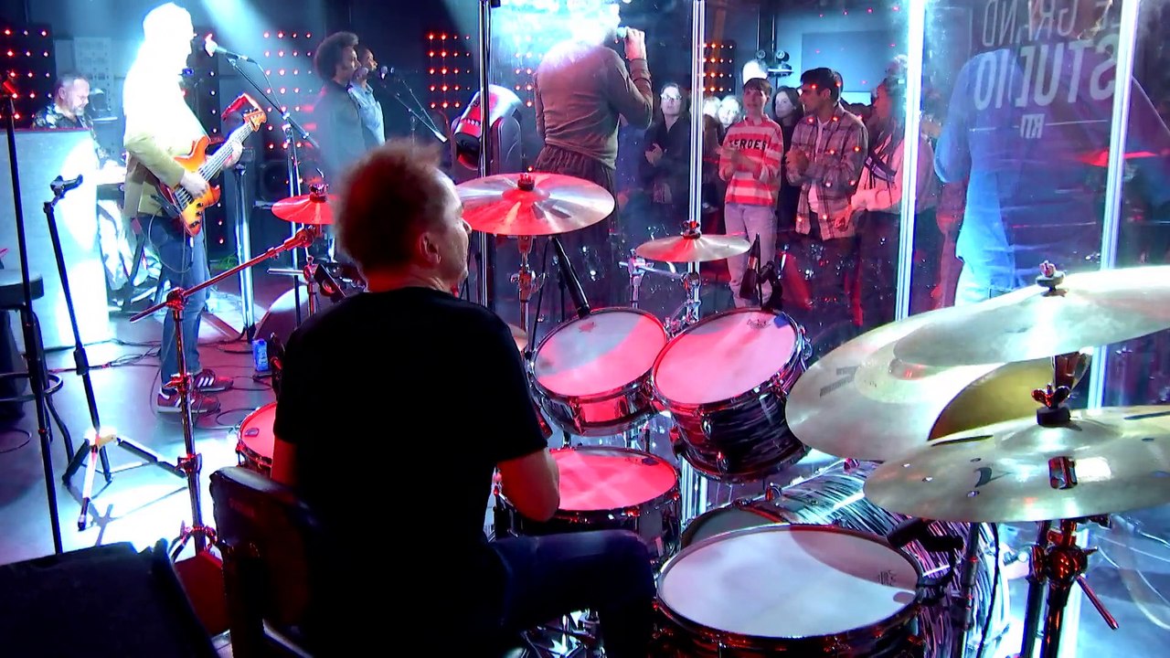 YannciK NOAH interprète "Aux Arbres Citoyens" dans le Grand Studio RTL