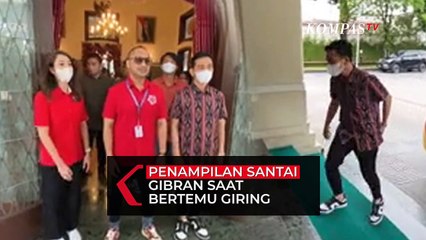 Penampilan Santai Walkot Gibran Saat Bertemu Giring di Solo, Pakai Batik dan Sneakers