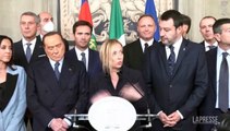 Lo sguardo criptico tra Berlusconi e Salvini durate il discorso della Meloni